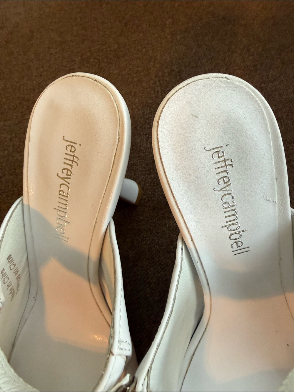 Jeffrey Campbell Womens White Pointed Toe Mule with silver Accent - Picture 4 of 9